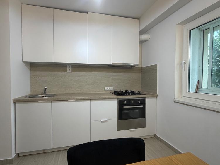 Apartament cu 2 camere decomandat în Aviației