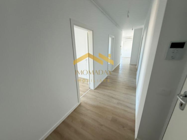 Apartament cu 3 camere decomandat în Aradului