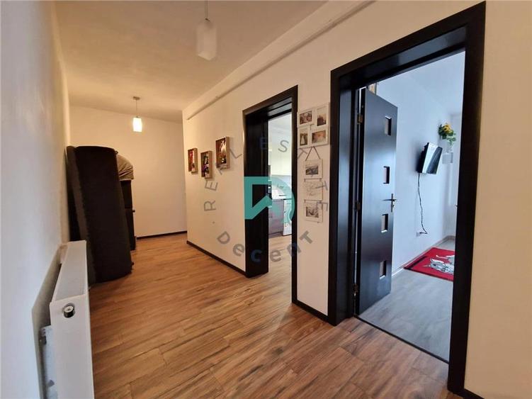 Apartament cu 2 camere decomandat, mobilat în Tractorul