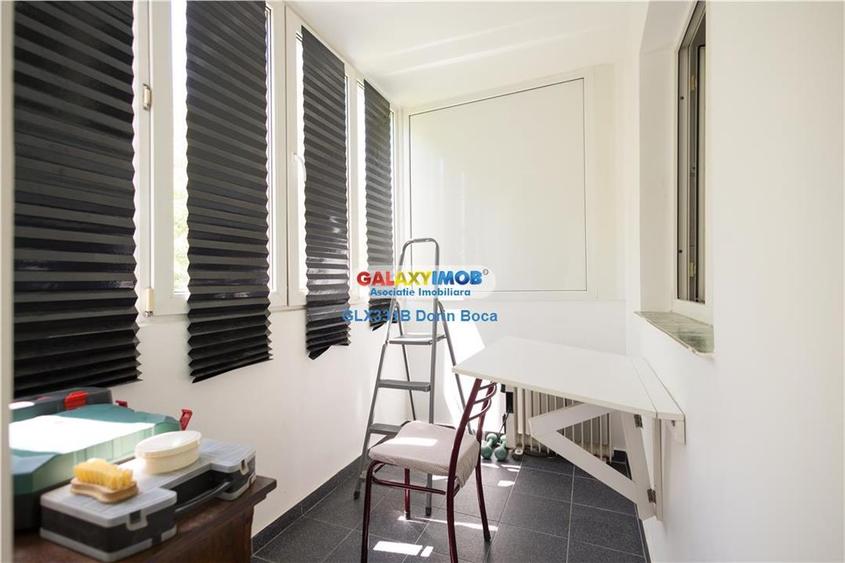 Apartament cu 3 camere decomandat, mobilat în Titan