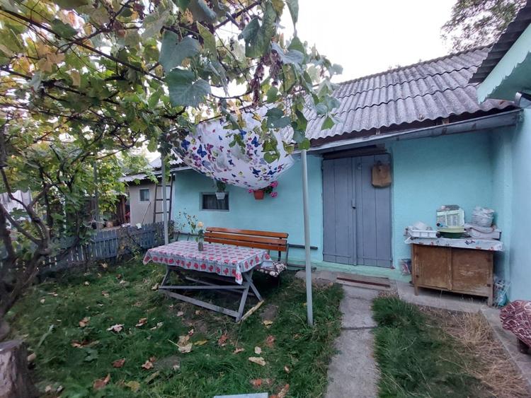 Casă individuală cu 2 camere cu Teren 2370 Mp în Bahna