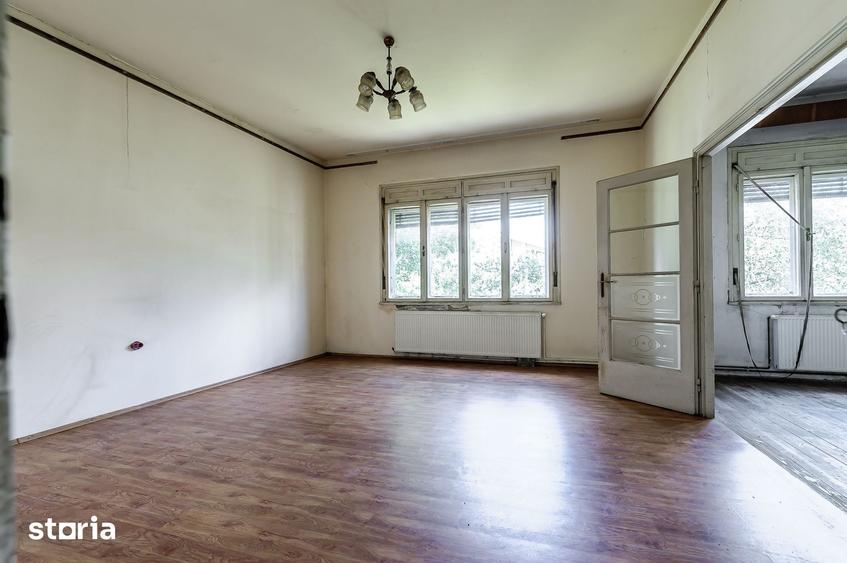 Casă cu 5 camere cu Teren 716 Mp în Pârneava