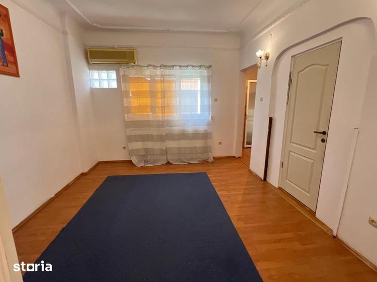 Casă cu 8 camere cu Teren 197 Mp în Iancului