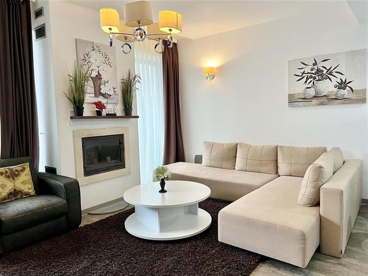 Apartament cu 3 camere decomandat, mobilat în Poiana Brașov