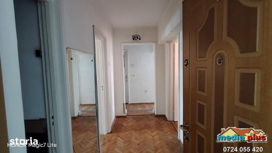 Apartament cu 3 camere decomandat în Țiglina 2