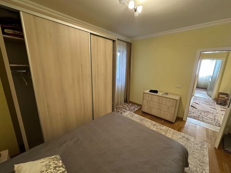 Apartament cu 3 camere decomandat, mobilat în Braytim