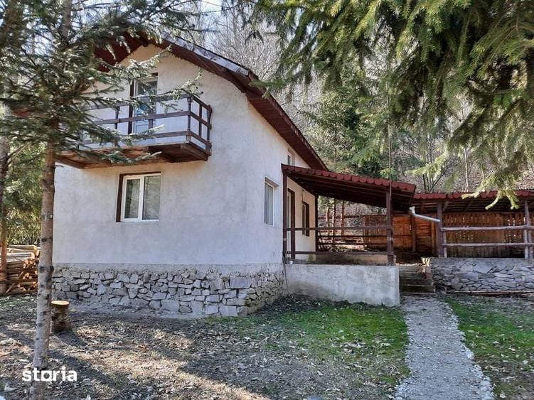 Casă cu 4 camere cu Teren 250 Mp în Almaș