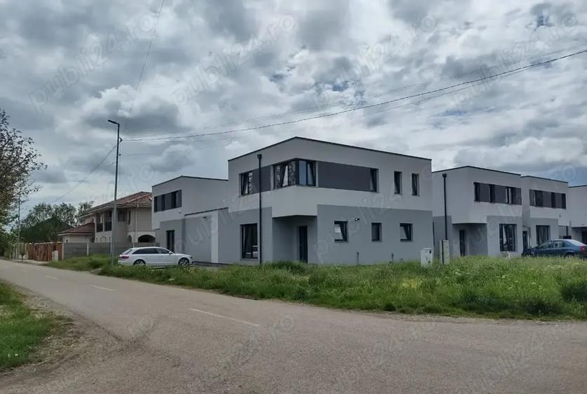 Casă cu 3 camere cu Teren 315 Mp în Dumbrăvița