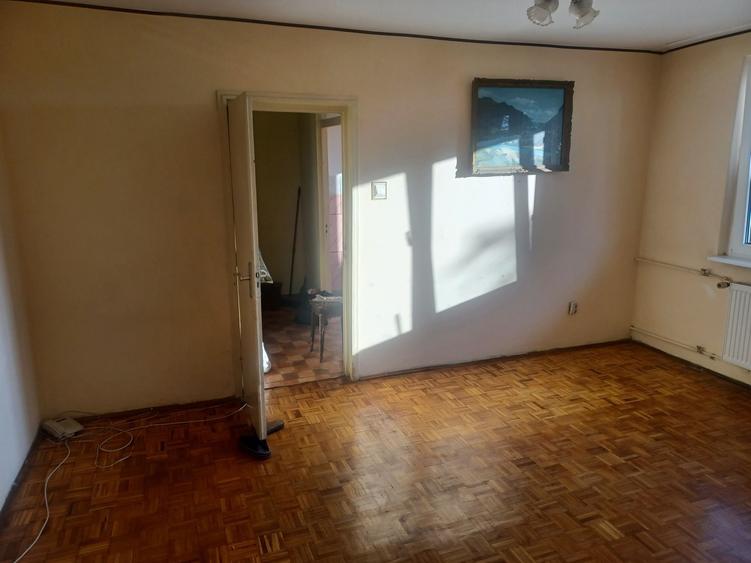 Apartament cu 2 camere semidecomandat în Exterior Vest