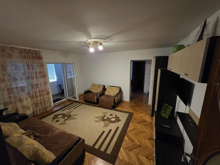 Apartament cu 2 camere semidecomandat în Micro 16