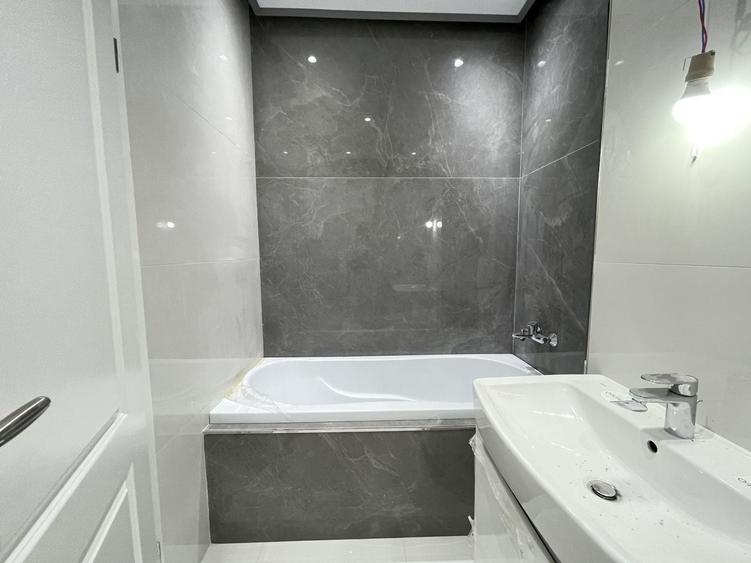 Apartament cu 3 camere decomandat în Torontalului