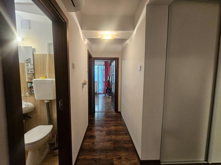Apartament cu 4 camere decomandat, mobilat în Tomis III