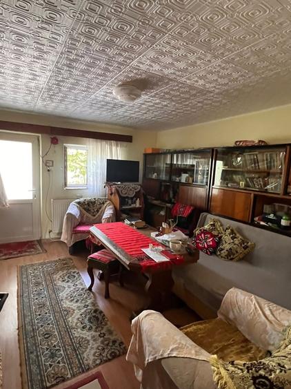 Casă individuală cu 3 camere cu Teren 528 Mp în Est