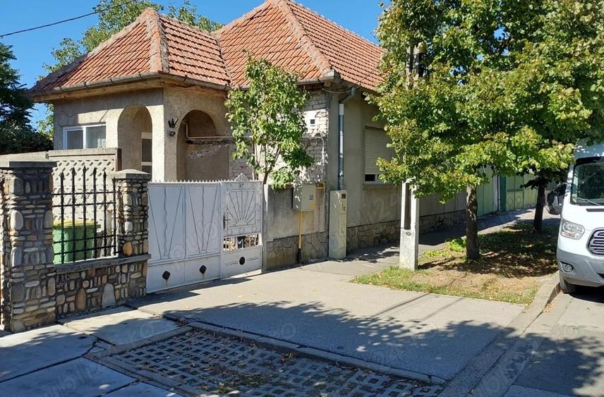 Teren de 1325 mp, în Ronaț