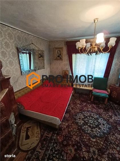 Casă cu 4 camere nedecomandat în Central