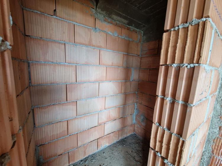 Casă individuală cu 5 camere cu Canalizare în Feleacu