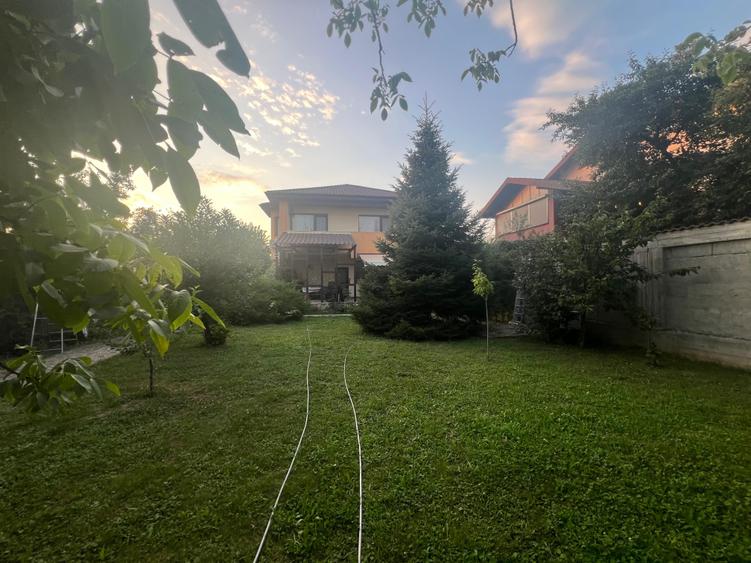 Casă cu 5 camere cu Canalizare în Gulia
