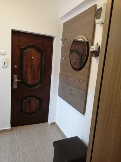 Închiriez apartament cu o camera 38mp - 2