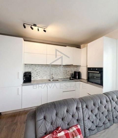 Apartament cu 3 camere decomandat, mobilat în Florești