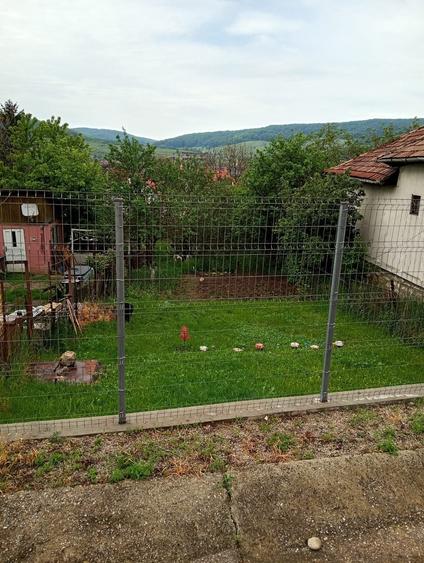 Casă cu 4 camere în Aghireșu