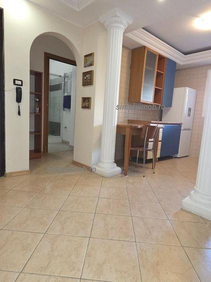 Apartament cu 3 camere semidecomandat, mobilat în Olteniței