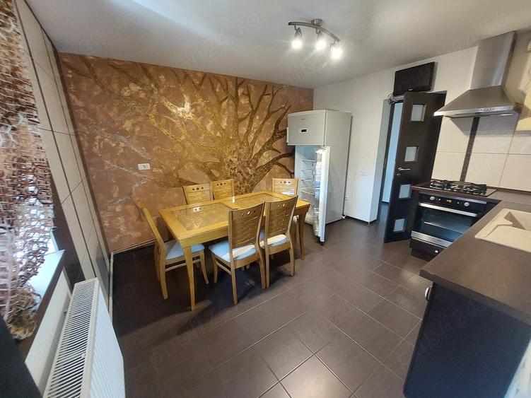 Casă cu Teren 743 Mp în Central