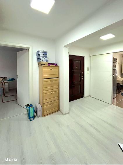 Apartament cu 4 camere decomandat în Sud