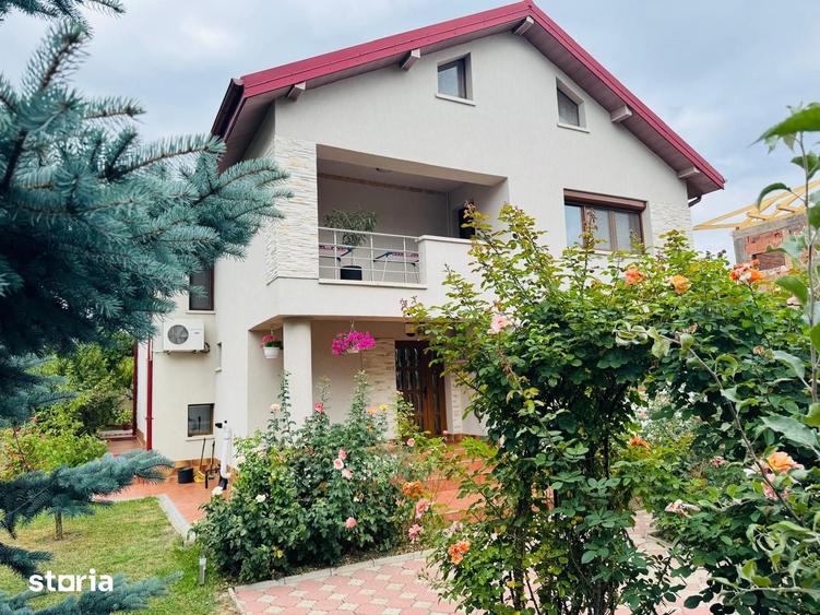 Casă cu 5 camere cu Teren 780 Mp în Nicolina