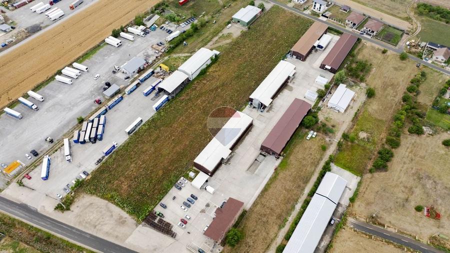 Teren Construcții intravilan de 11005 mp, în Sântion