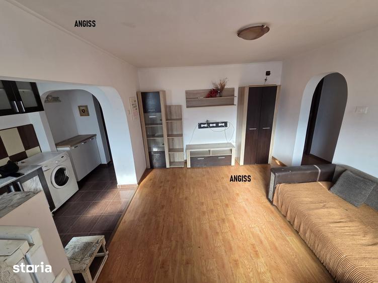 Apartament cu 3 camere în Spitalului