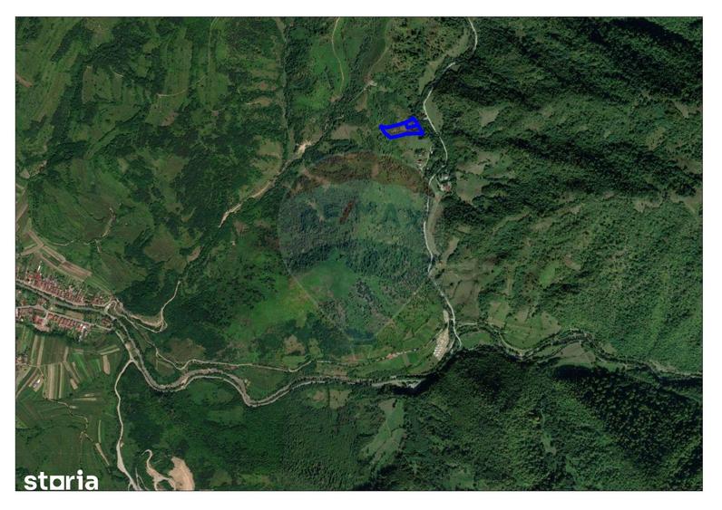 Teren de 6700 mp, în Pietroasa