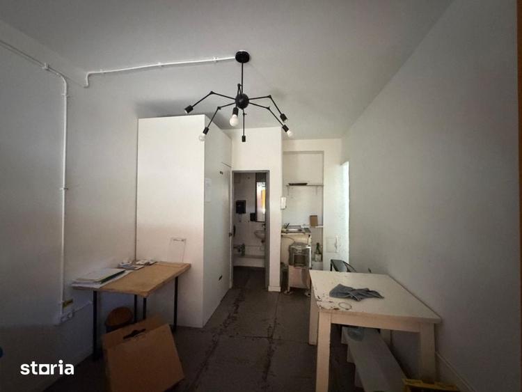 Spațiu comercial, de 35 mp, în Craiovița Nouă