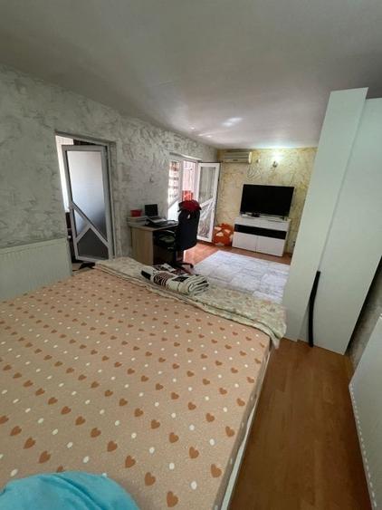 Casă cu 4 camere cu Teren 256 Mp în Chercea