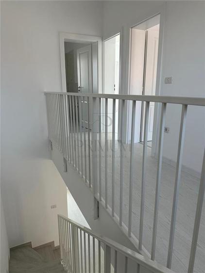 Duplex cu 4 camere cu Canalizare în Moșnița Nouă