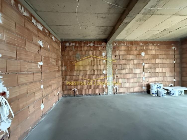 Duplex cu 5 camere cu Canalizare în Ciarda Roșie