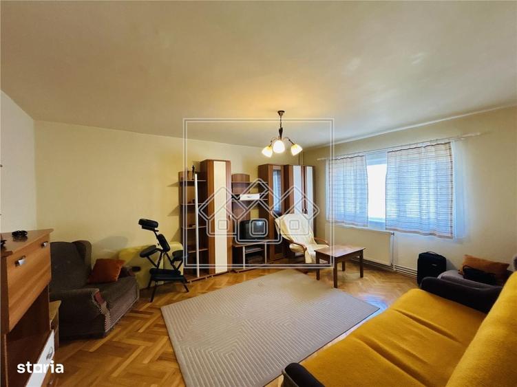 Apartament cu 3 camere decomandat în Terezian