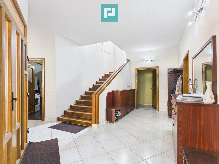 Casă cu 6 camere cu Teren 500 Mp în Ultracentral