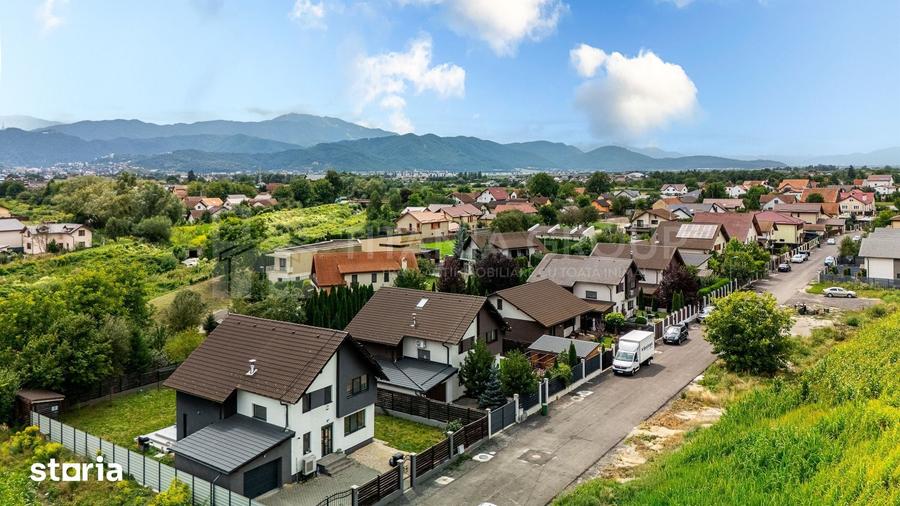 Casă cu 5 camere cu Teren 650 Mp în Stupini