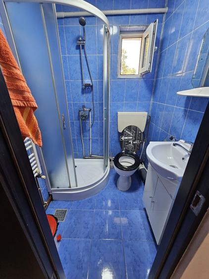 Apartament cu 2 camere decomandat în Podu Roș