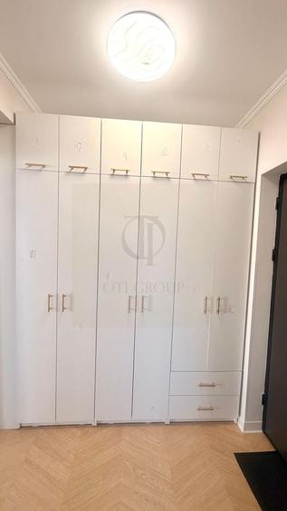 Apartament cu 3 camere semidecomandat în Florești