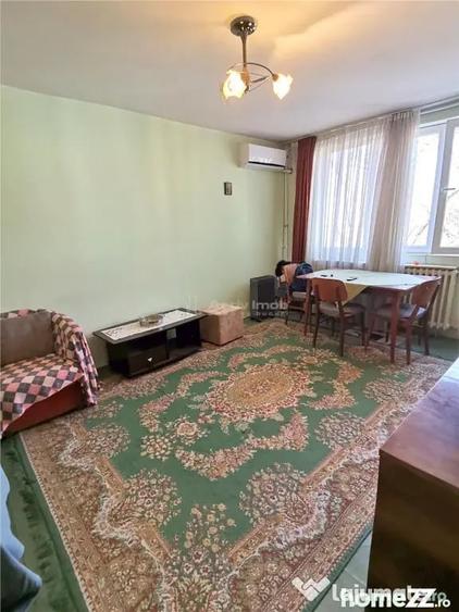 Apartament cu 3 camere decomandat în Alexandriei