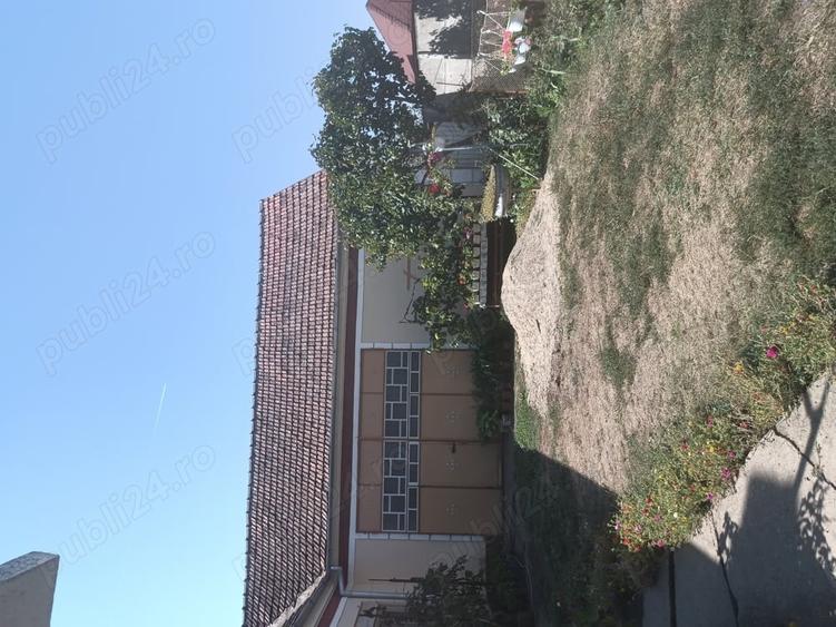Casă cu 6 camere în Alioș