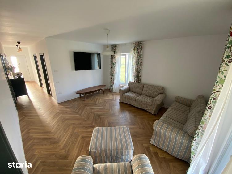 Casă cu 4 camere cu Teren 731 Mp în Moșnița Nouă