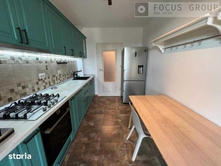 Apartament cu 3 camere în Apărătorii Patriei