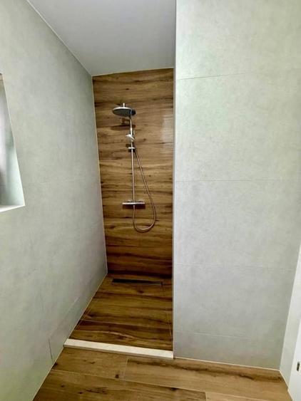 Casă individuală cu 4 camere cu Canalizare în Cristian