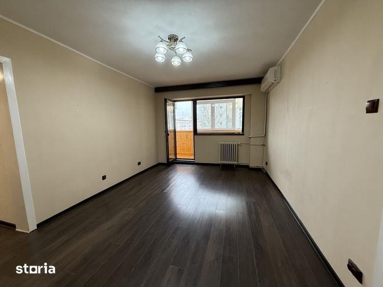 Apartament cu 4 camere semidecomandat în Colentina