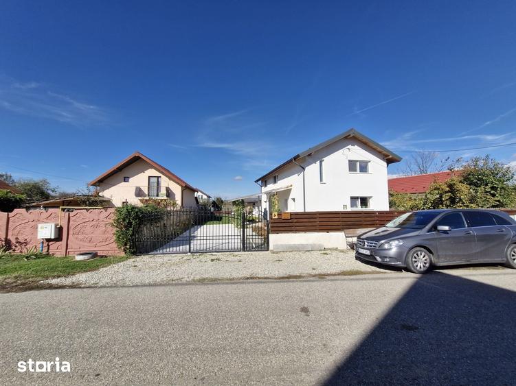 Casă cu 3 camere cu Teren 1247 Mp în Ștefănești