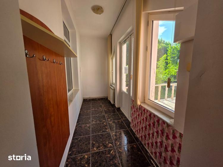 Casă cu 4 camere cu Teren 140 Mp în Central