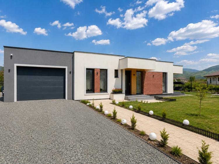 Casă cu 4 camere cu Teren 700 Mp în Mocira