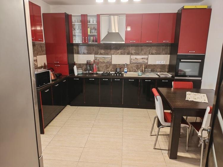 Casă cu 4 camere în Ghercești